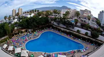 Las Piramides Resort