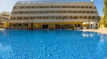 Las Piramides Resort