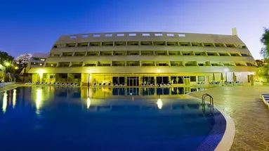 Las Piramides Resort