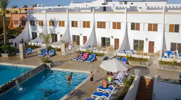 Las Piramides Resort