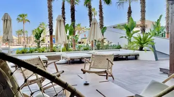 LAUR HOTEL EXPERIENCE & LAUR HOTELS ELEGANCE