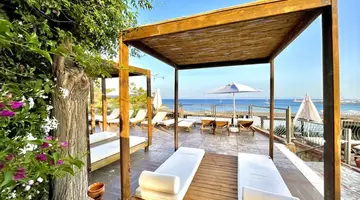 LAUR HOTEL EXPERIENCE & LAUR HOTELS ELEGANCE