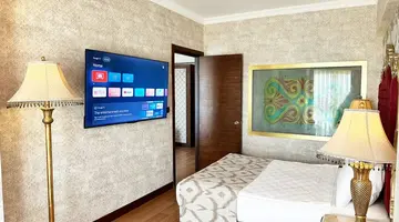 LAUR HOTEL EXPERIENCE & LAUR HOTELS ELEGANCE