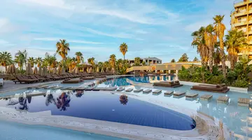 LAUR HOTEL EXPERIENCE & LAUR HOTELS ELEGANCE