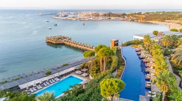 LAUR HOTEL EXPERIENCE & LAUR HOTELS ELEGANCE