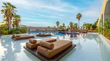 LAUR HOTEL EXPERIENCE & LAUR HOTELS ELEGANCE