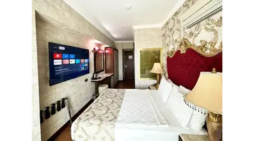 LAUR HOTEL EXPERIENCE & LAUR HOTELS ELEGANCE