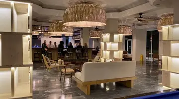 LAUR HOTEL EXPERIENCE & LAUR HOTELS ELEGANCE