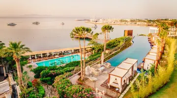 LAUR HOTEL EXPERIENCE & LAUR HOTELS ELEGANCE