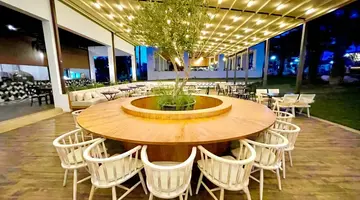 LAUR HOTEL EXPERIENCE & LAUR HOTELS ELEGANCE
