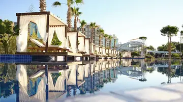 LAUR HOTEL EXPERIENCE & LAUR HOTELS ELEGANCE