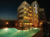Lavitas Otel