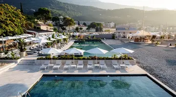 LAZURE HOTEL & MARINA