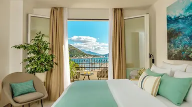LAZURE HOTEL & MARINA