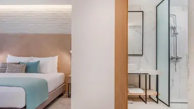 LAZURE HOTEL & MARINA