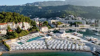LAZURE HOTEL & MARINA