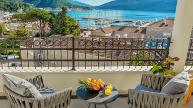 LAZURE HOTEL & MARINA