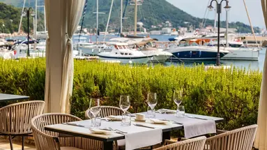 LAZURE HOTEL & MARINA