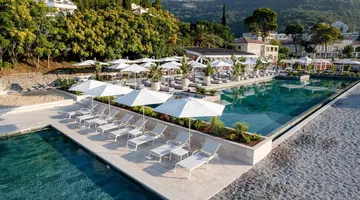 Lazure Hotel & Marina