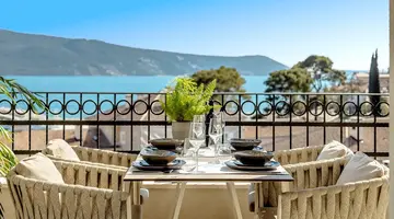 Lazure Hotel & Marina