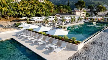 LAZURE HOTEL & MARINA