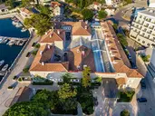 LAZURE HOTEL & MARINA