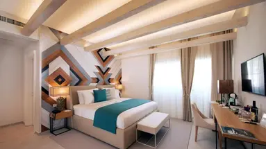 LAZURE HOTEL & MARINA