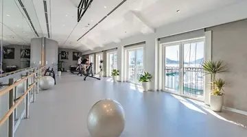 LAZURE HOTEL & MARINA