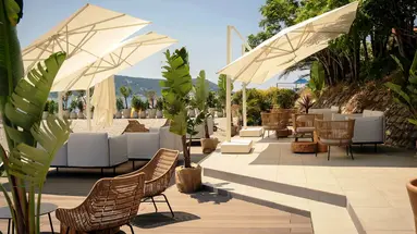 LAZURE HOTEL & MARINA