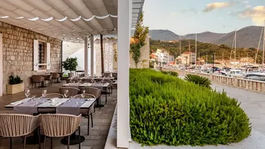 LAZURE HOTEL & MARINA