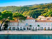 Lazure Hotel & Marina