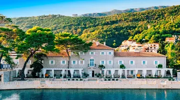 Lazure Hotel & Marina