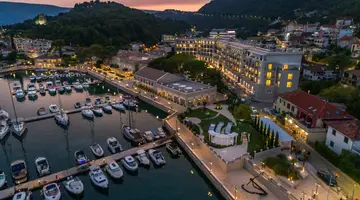 Lazure Marina and Hotel