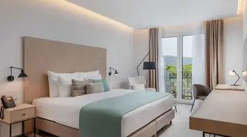 Lazure Marina and Hotel
