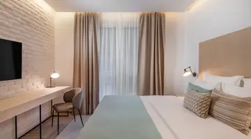 Lazure Marina and Hotel