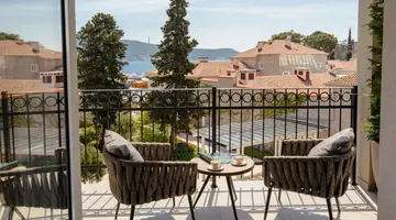 Lazure Marina and Hotel