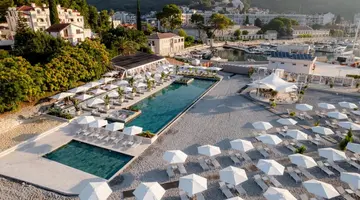 Lazure Marina and Hotel