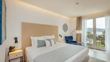 Lazure Marina and Hotel