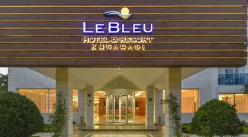 Le Bleu Hotel & Resort