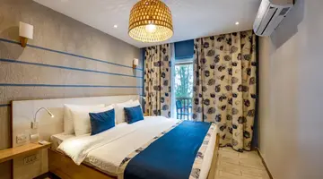 Le Grand Bleu Hotel
