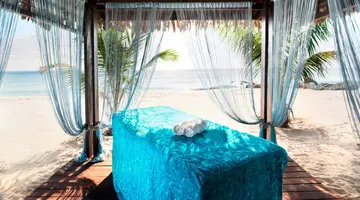 Le Meridien Al Aqah Beach Resort