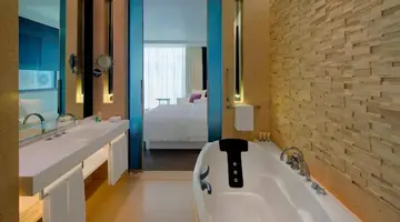 Le Meridien Dubai Hotel & Conference Centre