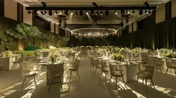 Le Meridien Dubai Hotel & Conference Centre