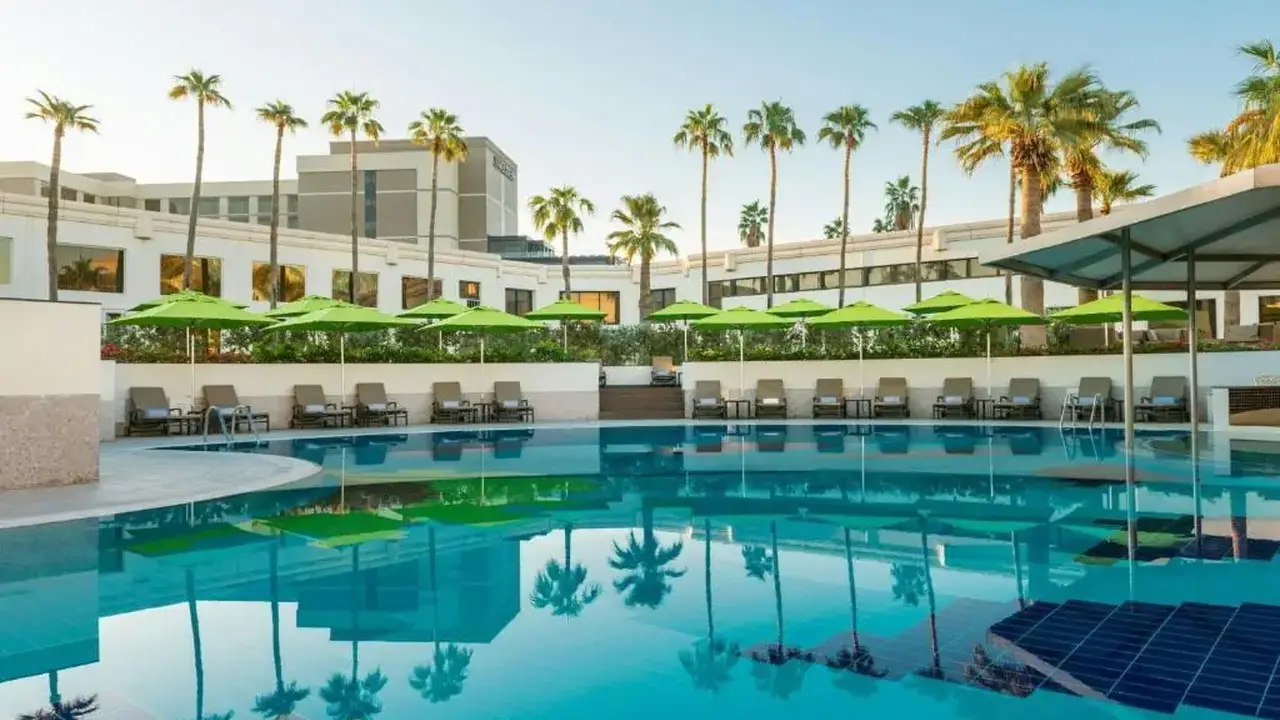 Le Meridien Dubai Hotel & Conference Centre