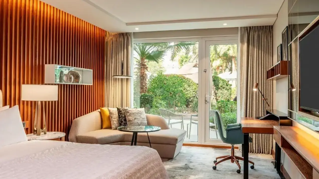 Le Meridien Dubai Hotel & Conference Centre