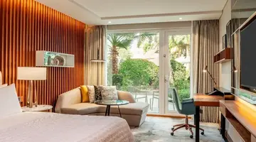 Le Meridien Dubai Hotel & Conference Centre