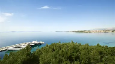 Le Meridien Lav Split