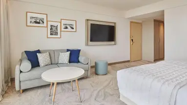 Le Meridien Lav Split