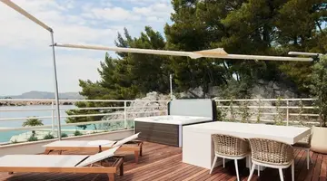 Le Meridien Lav Split