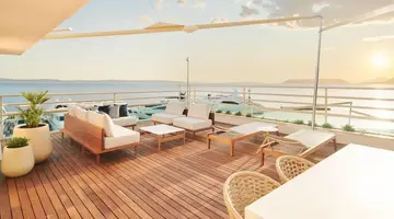 Le Meridien Lav Split